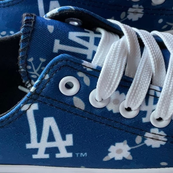 ⚾️🌭🥜🍿 LOS ANGELES DODGERS  SNEAKER BUNDLE ⚾️🌭🥜🍿 NWT ⚾️🌭🥜🍿 - Picture 12 of 16